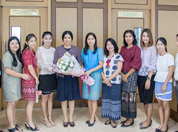 คณบดีบัณฑิตวิทยาลัยมอบกระเช้าอำนวยพร
แด่รองอธิการบดีฝ่ายบริหาร
เนื่องในโอกาสวันคล้ายวันเกิด