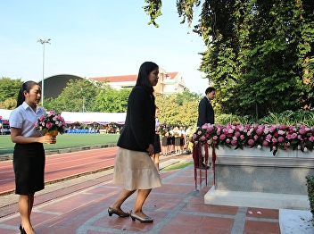 Dean of Graduate School attended the
sacrifice and merit-making ceremony for
Thaksinupan