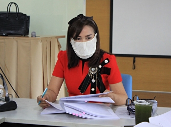 ผู้อำนวยการหลักสูตรปรัชญาดุษฎีบัณฑิตฯ
คณะกรรมการ
และอาจารย์ประชุมกลั่นกรองเค้าโครงวิทยานิพนธ์