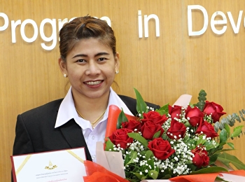 การสอบป้องกันวิทยานิพนธ์ของ คุณพจมาลย์
ปทุมบริสุทธิ์
นักศึกษาหลักสูตรปรัชญาดุษฎีบัณฑิต
สาขาวิชาการบริหารการพัฒนา