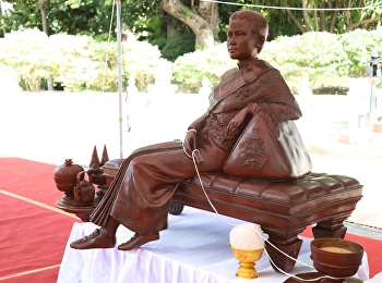 สวนสุนันทาสักการะพระรูปหล่อจำลองสมเด็จพระนางเจ้าสุนันทากุมารีรัตน์ฯ
ก่อนอัญเชิญประดิษฐานวิทยาเขตนครปฐม
