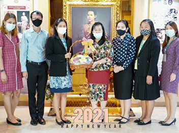 บัณฑิตวิทยาลัยเข้าพบและมอบกระเช้าของขวัญปีใหม่แด่
ผู้ช่วยศาสตราจารย์ ดร.สุวรีย์ ยอดฉิม
รองอธิการบดีฝ่ายวิจัยและพัฒนา
