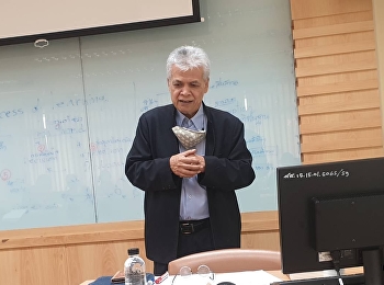 บรรยากาศการเรียนการสอนในชั้นเรียนร่วมกับการเรียนการสอนแบบออนไลน์