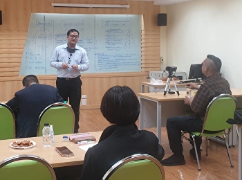 บรรยากาศการเรียนการสอนในชั้นเรียนร่วมกับการเรียนการสอนแบบออนไลน์