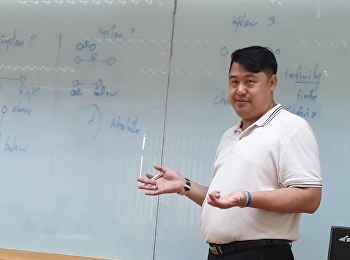 บรรยากาศการเรียนการสอนในชั้นเรียนร่วมกับการเรียนการสอนแบบออนไลน์