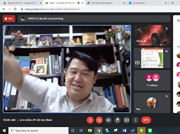 บรรยากาศการเรียนการสอนออนไลน์ โดยโปรแกรม
google meet