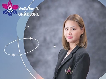 congratulations with Ms. Nichakan
Phetpankan, graduate school personnel