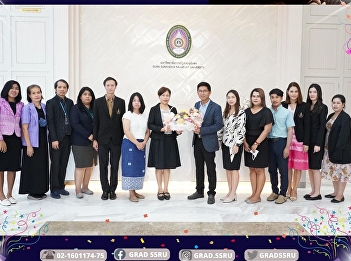 Giving baskets and greetings to
Associate Professor Dr. Ruedej
Kerdwichai, Council President of Suan
Sunandha Rajabhat University.