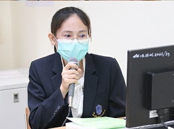 Thesis proposal examinations of Ms.
Tassanee Rintra (Educational
Administration)