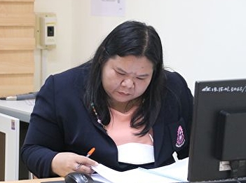 Thesis proposal examinations of Ms.
Wilawan Krueko (Educational
Administration)