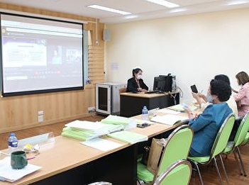 Thesis Defense Examination of Ms.
Kulpreeya Yasanop  (Educational
Administration)