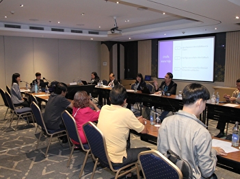 Asst. Prof. Dr. Anchana Suksomjit,
Deputy Dean for Research and
Development, Graduate School, and head
of a research project funded by the
National Research Council of Thailand
(NRCT), participated in a focus group
discussion to develop online learning ma