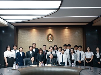 Master's degree students in Educational
Administration from the Graduate School
participated in providing information
and answering questions for the
development of Suan Sunandha Rajabhat
University.