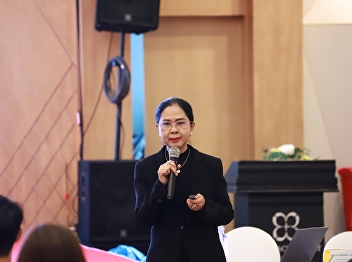 Assoc. Prof. Dr. Nanthiya Noichan joined
in promoting academic career paths for
new staff members during the SSRU Smart
Start orientation program.