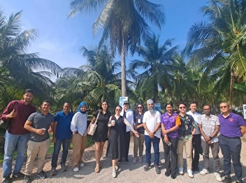 The Graduate School fosters
Thai-Malaysian relations, leading
students in an exchange program on the
Sufficiency Economy Philosophy and
community culture.