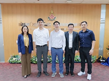 Assoc. Prof. Dr. Wanchak Noichan, Dean
of the Graduate School, along with
Assoc. Prof. Dr. Wichit Suradinthakorn,
a lecturer in the Development
Administration program, welcomed Mr.
Mongkolkitt Suksintharanon, who honored
the Graduate School with a visit t