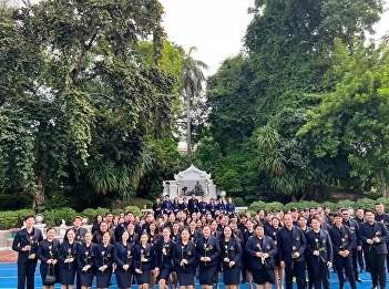 Atmosphere at the ceremony where the
Educational Administration Program,
Graduate School, Suan Sunandha Rajabhat
University, paid homage to sacred
figures to bring good fortune to the
35th cohort of new students.